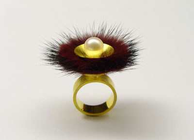 zeughausmesse winter 2007 michaela binder ring mit nerz und süßwasserperle zeughausmesse winter 2007 michaela binder ring mit nerz und süßwasserperle